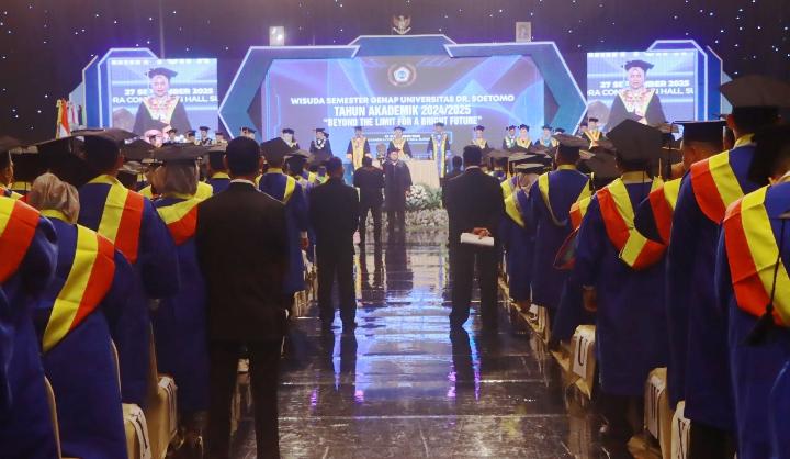 Wisudawan Unitomo Raih Beasiswa Monbukagakusho